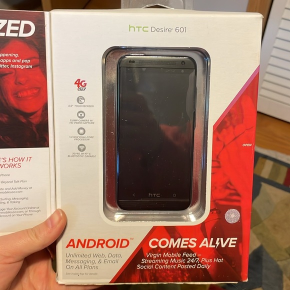 NIB Virgin Mobile HTC Desire 601 android phone - Picture 3 of 6